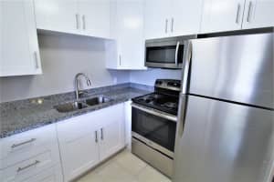 3001 BEE RIDGE ROAD, SARASOTA, FL 34239 - MLS#MFRA4691597