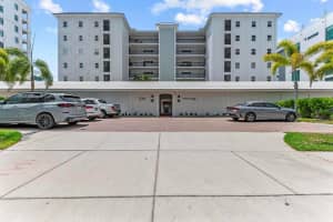 226 GOLDEN GATE POINT, SARASOTA, FL 34236 - MLS#MFRA4691718
