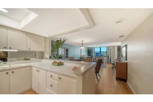 8773 MIDNIGHT PASS ROAD, SARASOTA, FL 34242 - MLS#MFRA4691760