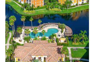 8377 38TH STREET CIRCLE, SARASOTA, FL 34243 - MLS#MFRA4691814