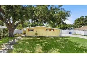 616 Saint Andrews Dr, SARASOTA