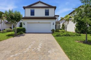 6126 BLUESTAR COURT, LAKEWOOD RANCH, FL 34211 - MLS#MFRA4691898