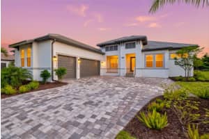 1154 Kings Way Dr, NOKOMIS