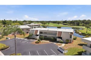 7271 W Country Club Dr N #122, SARASOTA