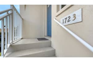 4270 CASTLEBRIDGE LANE, SARASOTA, FL 34238 - MLS#MFRA4692087