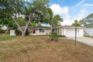 7464 Cass Cir, SARASOTA
