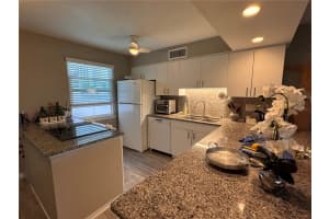 33 GULFSTREAM AVENUE, SARASOTA, FL 34236 - MLS#MFRA4692135