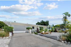 2513 CROTON AVENUE, SARASOTA, FL 34239 - MLS#MFRA4692136