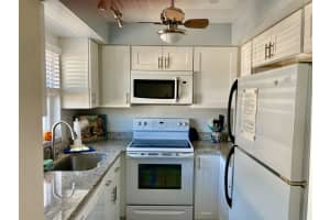 304 47TH AVENUE DRIVE, BRADENTON, FL 34207 - MLS#MFRA4692171
