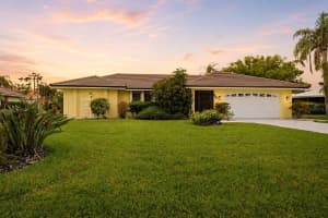 450 Rubens Dr E, NOKOMIS