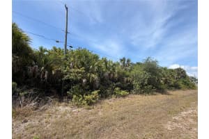 17163 EDGEWATER DRIVE, PORT CHARLOTTE, FL 33948 - MLS#MFRA4692238