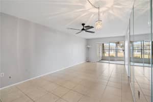2802 SWIFTON DRIVE, SARASOTA, FL 34231 - MLS#MFRA4692282