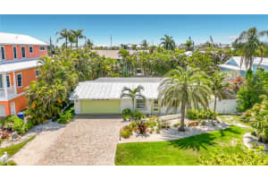 307 68TH, HOLMES BEACH, FL 34217 - MLS#MFRA4692284