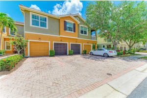 7906 MOONSTONE DRIVE, SARASOTA, FL 34233 - MLS#MFRA4692328