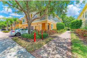 7906 MOONSTONE DRIVE, SARASOTA, FL 34233 - MLS#MFRA4692328