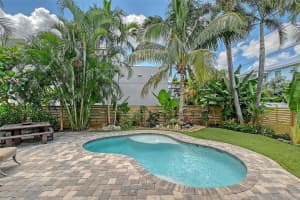 1738 SIESTA DRIVE, SARASOTA, FL 34239 - MLS#MFRA4692339