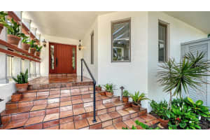 156 EMERSON DRIVE, SARASOTA, FL 34236 - MLS#MFRA4692362