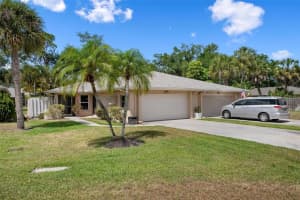 4212 CENTER GATE LANE, SARASOTA, FL 34233 - MLS#MFRA4692385
