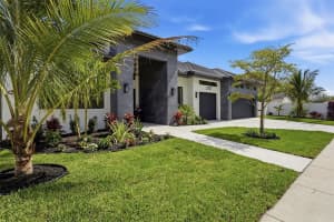 2727 WALDEMERE STREET, SARASOTA, FL 34239 - MLS#MFRA4692394