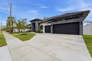 2727 WALDEMERE STREET, SARASOTA, FL 34239 - MLS#MFRA4692394