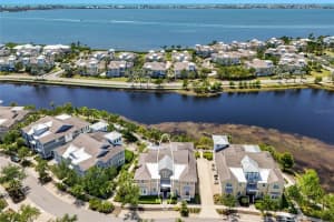 258 Sapphire Lake Dr #202, BRADENTON