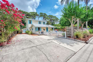 1045 40TH STREET, SARASOTA, FL 34234 - MLS#MFRA4692422