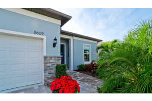 8609 SEASCAPE COVE, PARRISH, FL 34219 - MLS#MFRA4692435