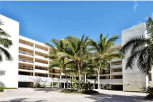 1930 Harbourside Dr #122, LONGBOAT KEY