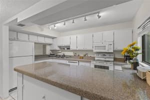 1623 PELICAN COVE ROAD, SARASOTA, FL 34231 - MLS#MFRA4692564