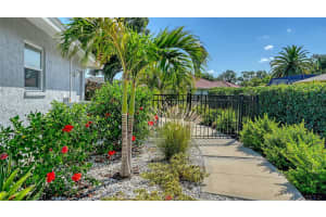 6988 COUNTRY LAKES CIRCLE, SARASOTA, FL 34243 - MLS#MFRA4692570