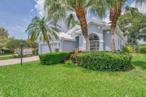 5261 HIGHBURY CIRCLE, SARASOTA, FL 34238 - MLS#MFRA4692615