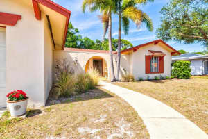 6533 BOWLINE DRIVE, SARASOTA, FL 34231 - MLS#MFRA4692646