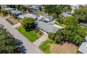 2747 JEFFERSON CIRCLE, SARASOTA, FL 34239 - MLS#MFRA4692671