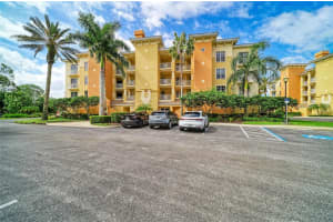 6482 WATERCREST WAY, LAKEWOOD RANCH, FL 34202 - MLS#MFRA4692729