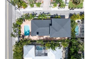 324 SIESTA DRIVE, SARASOTA, FL 34242 - MLS#MFRA4692790