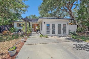 3281 8TH STREET, SARASOTA, FL 34237 - MLS#MFRA4692907