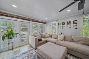 3281 8TH STREET, SARASOTA, FL 34237 - MLS#MFRA4692907