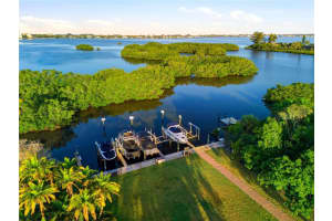 1740 ASSISI DRIVE, SARASOTA, FL 34231 - MLS#MFRA4692975