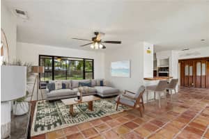807 LUCILLE AVENUE, NOKOMIS, FL 34275 - MLS#MFRA4693238