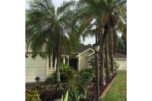 5025 82ND WAY, SARASOTA, FL 34243 - MLS#MFRA4693283