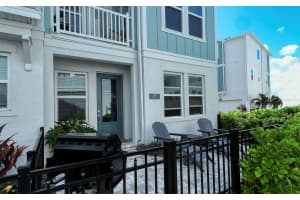 2300 LINDSTROM STREET, SARASOTA, FL 34237 - MLS#MFRA4693299