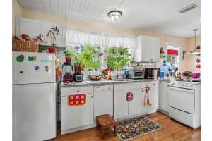 2222 FLORINDA STREET, SARASOTA, FL 34231 - MLS#MFRA4693347