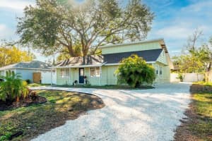 2676 MARTIN STREET, SARASOTA, FL 34237 - MLS#MFRA4693424