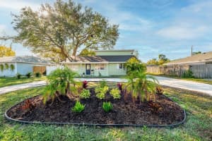 2676 MARTIN STREET, SARASOTA, FL 34237 - MLS#MFRA4693424