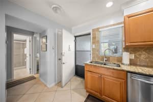 5619 MIDNIGHT PASS ROAD, SARASOTA, FL 34242 - MLS#MFRA4693474