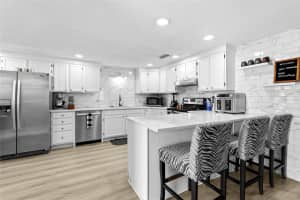 831 WINTER GARDEN DRIVE, SARASOTA, FL 34243 - MLS#MFRA4693534