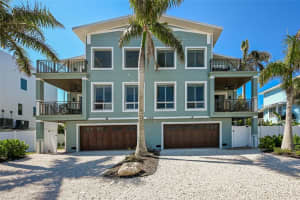 109 6th St N #b, BRADENTON BEACH