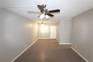 3001 BEE RIDGE ROAD, SARASOTA, FL 34239 - MLS#MFRA4693631
