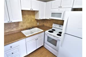 3001 BEE RIDGE ROAD, SARASOTA, FL 34239 - MLS#MFRA4693660
