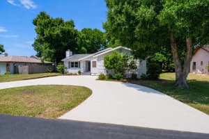 4424 MEADOW CREEK CIRCLE, SARASOTA, FL 34233 - MLS#MFRA4693701